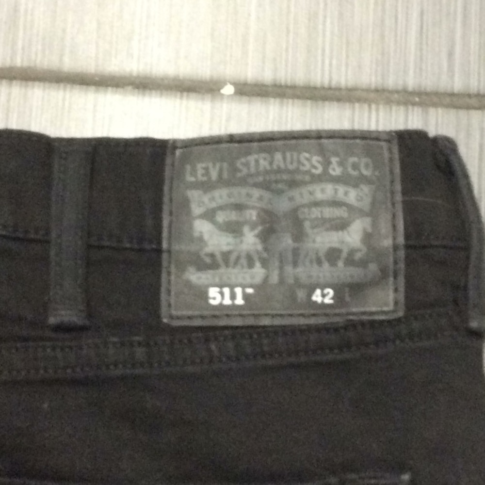 LEVIS - Picture 3 of 4